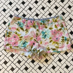 Adorable floral shorts